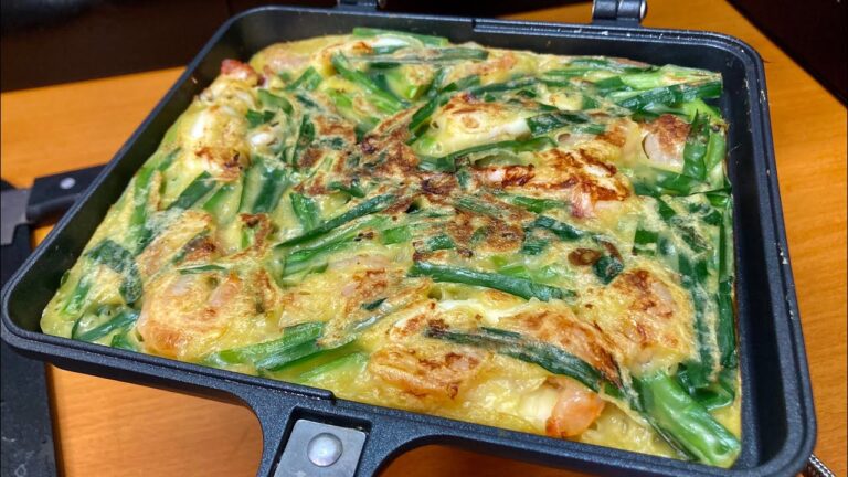 エビイカをマシマシした海鮮チヂミを焼いて9999をキメるだけの動画