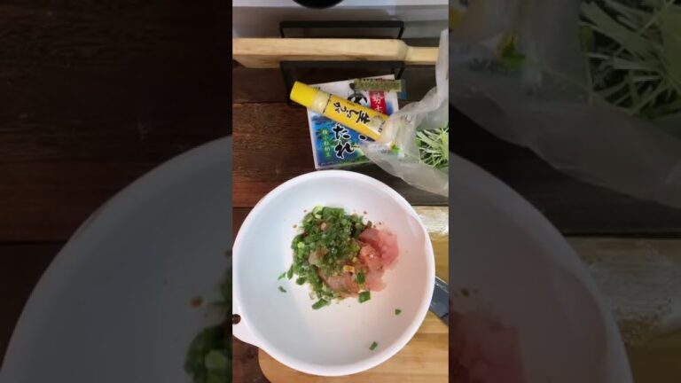 【簡単】ビンチョウマグロのユッケ丼　#料理動画 #ユッケ丼