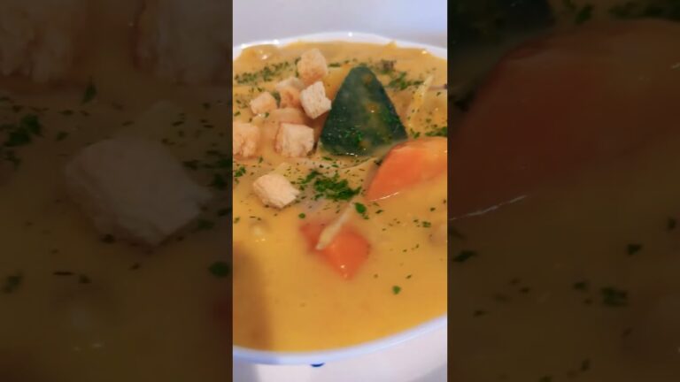 🎃秋のチキンクリームシチュー❤️カボチャとキノコがたっぷりです。🍲#shorts