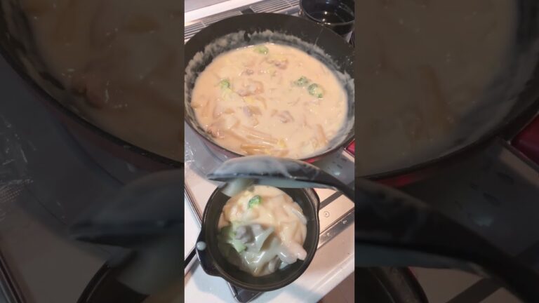 簡単。ハウス食品マカロニグラタン。白菜、ブロッコリー入れた⤴︎