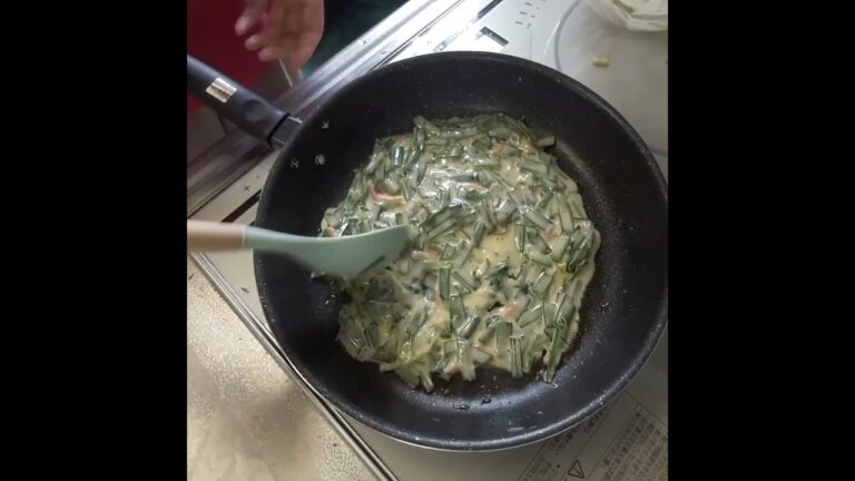 【ニラだけチヂミ！】　　＃short　＃簡単激ウマおつまみ　＃ニラだけでも美味しいよ！！