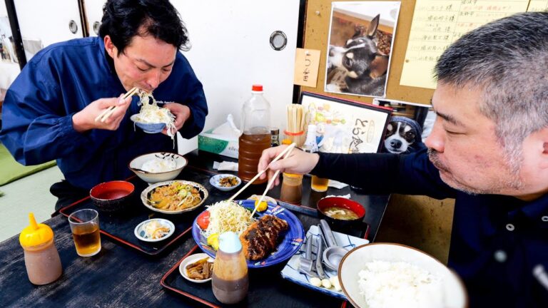 働く男達はガッツリ食う。腹ぺこアニキ達で賑わうロードサイド男めし食堂・定食屋丨Japanese Street Food