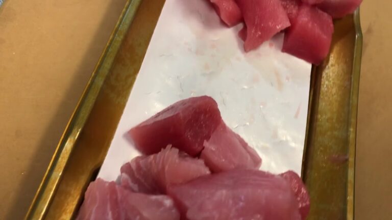 マグロのブツ切りでサイコロステーキだ1