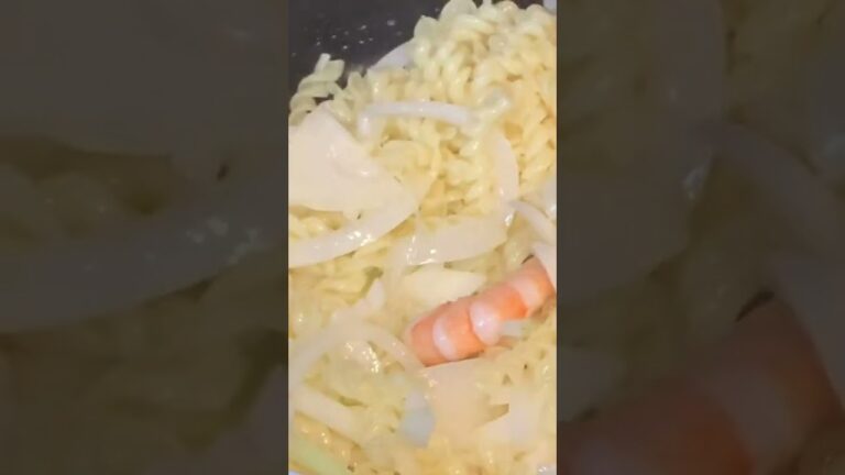 極飯第2弾は‼️エビマカロニグラタン作ってみました👍＃NOWAR＃世界平和＃願い届け＃戦争早期終結‼️