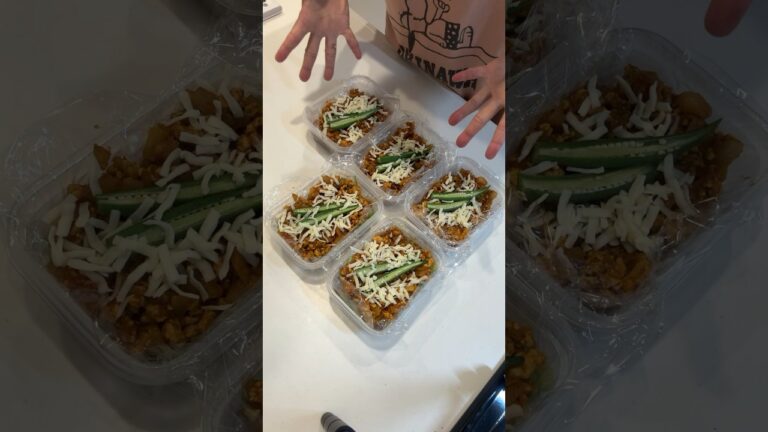 ヘルシータコライス冷凍弁当。冷たいレタスと、温かい鶏ミートが夏らしい絶品レシピ#冷凍弁当#夏レシピ#ダイエット#タコライス#低脂質高タンパク#作り置き