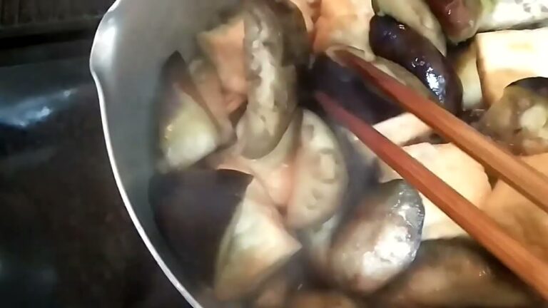 朝寝起きでした😆なす🍆と厚揚げ甘辛炒め煮😂やれやれ☘️