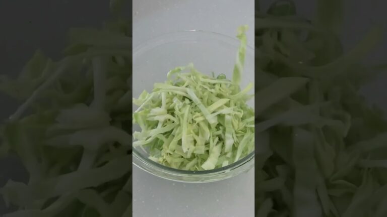 細切りキャベツときゅうりの塩昆布ツナ和え