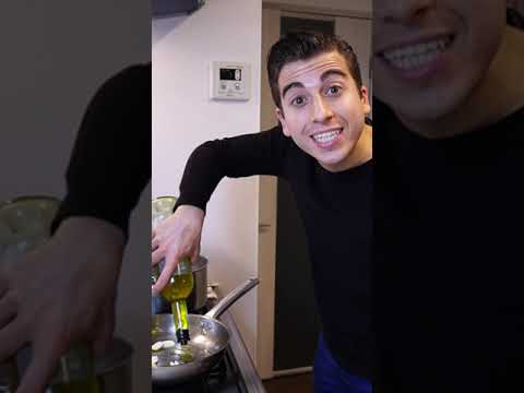 最上級のパスタを作って食べる！オマール海老のパスタ！【Linguine con Astice】#shorts