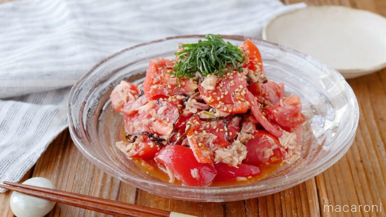 【無限トマト】ごま油とぽん酢しょうゆで味付けするだけ！副菜にもおつまみにもぴったり♪｜macaroni（マカロニ）