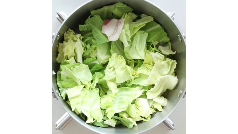 豚肉とキャベツのあまざけみそ汁