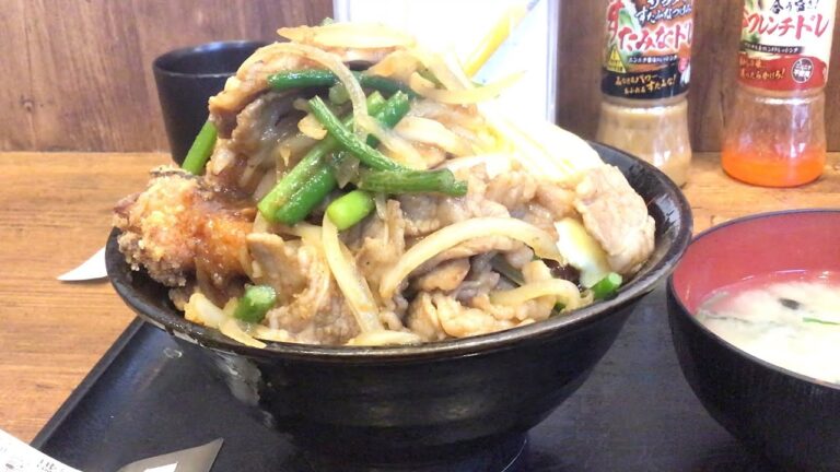 伝説のすた丼屋　トリプルすたみな爆肉丼　唐揚げx焼肉xとんかつ