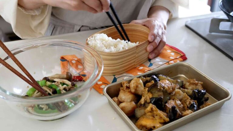 【お弁当作り】ごはんがとまんねぇ〜や！茄子と鶏ささみ炒めたうまいやつ弁当bento＃795