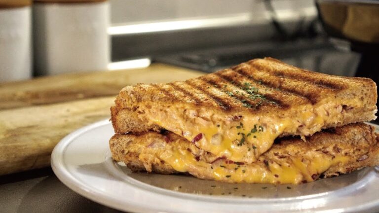 【これ最高に旨い】ツナメルトサンド/ How to make "Tuna Melt sandwich"【ツナ缶レシピ】