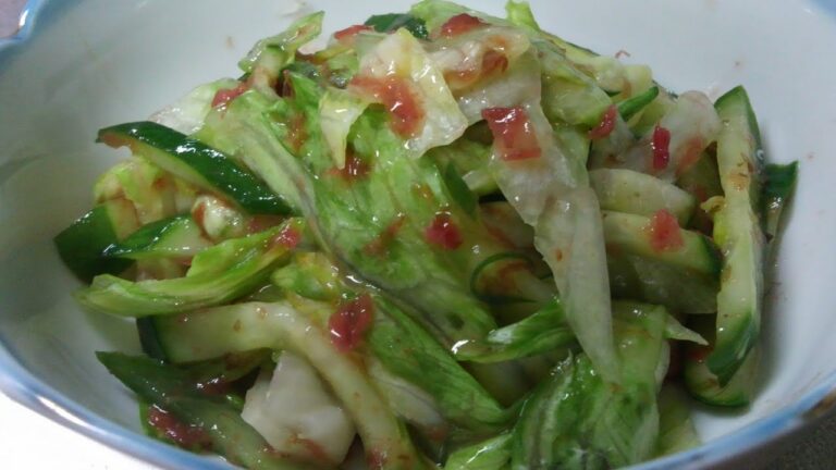 簡単 きゅうりとレタスの梅和え