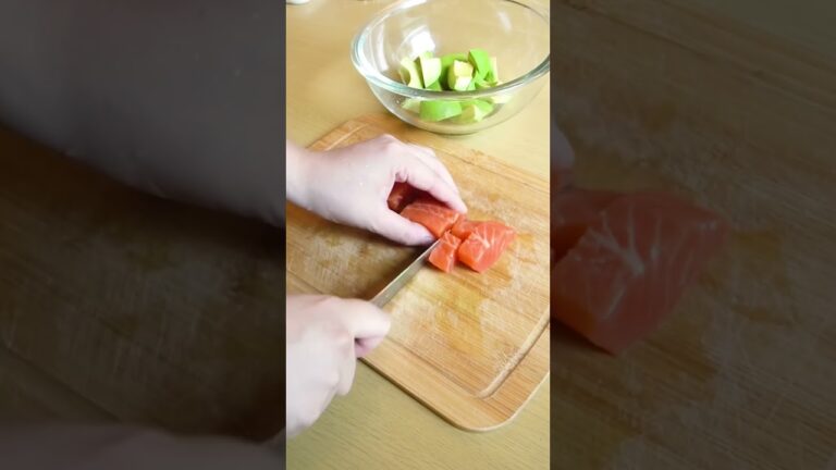 絶品！ごま油香る！サーモンユッケ丼 #簡単レシピ #1分クッキング #料理 #サーモン