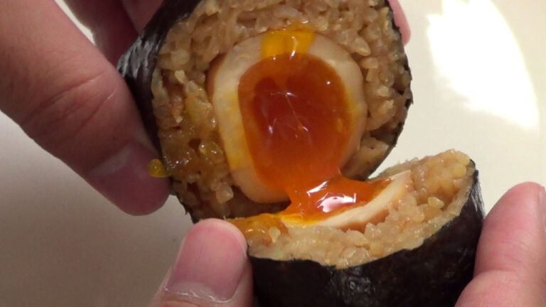 煮玉子おにぎり