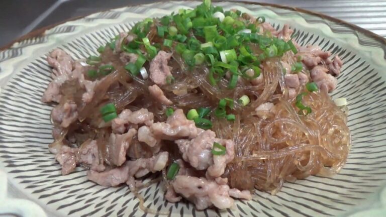 【ご飯がすすむ】タイ風豚肉と春雨の炒め物の作り方