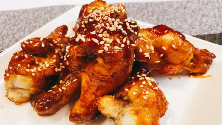 【簡単】甘辛いタレが最高！韓国チキン「ヤンニョムチキン」の作り方！やみつきになる味、ご飯もビールにも合う、悪魔的な旨さ【らくゆる時短料理研究♪】