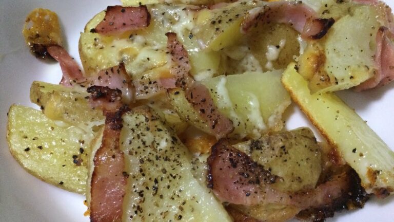 新じゃがいもとベーコンのチーズ焼きの作り方教えます❤️これは簡単。どんどん酒がすすむぜ👍😋