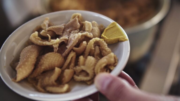 昭和25年創業「とり白菜さぶろうべい」