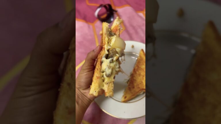 Cheesy mushroom | mushroom sandwich mozzarella cheese mouthwatering cheesy recipe #cheesy #mushroom
