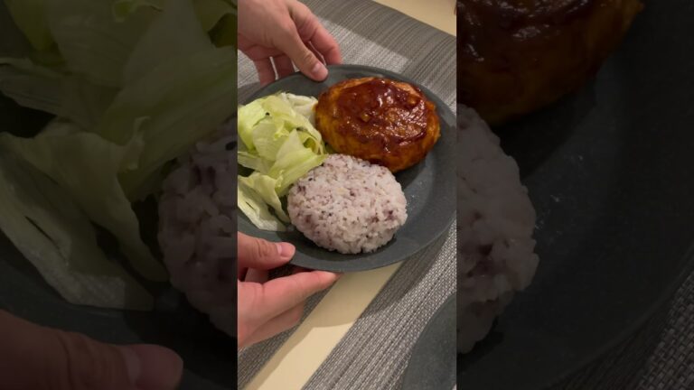 ふわふわはんぺんハンバーグな晩ごはん。#男子ご飯 #料理男子 #料理勉強中 #おうちごはん #クッキングラム #自炊男子 #よるごはん日記 #暮らしを楽しむ