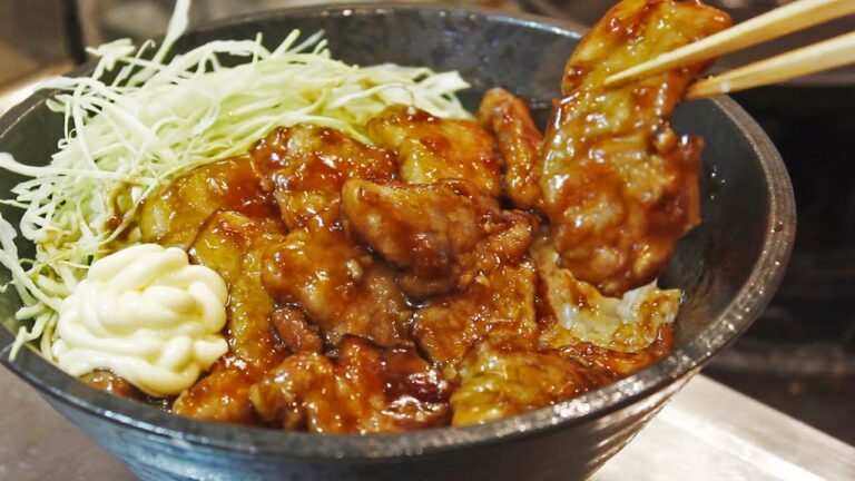 タレが良く絡む！トロトロの豚バラ丼の作り方【一人暮らし】【豚丼】