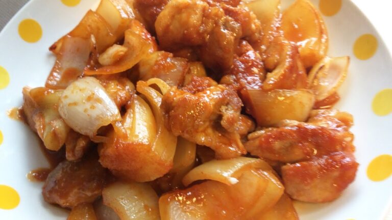 鶏もも肉と玉ねぎぎのコチュジャン炒め