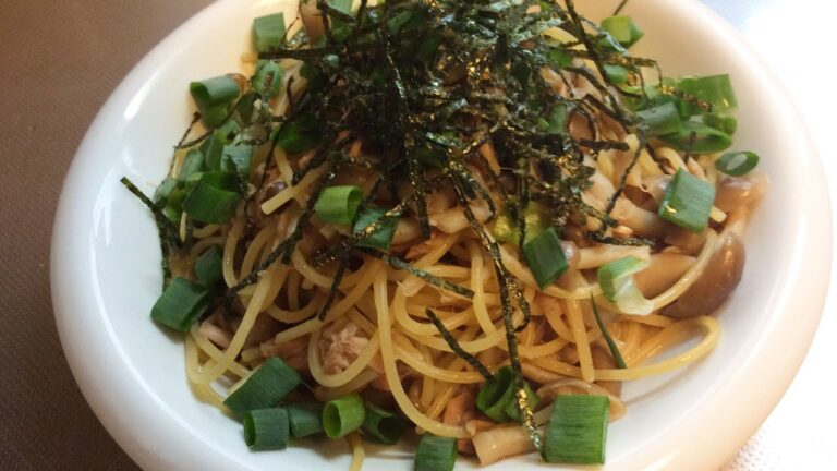 鍋一つで作る。ツナときのこの和風パスタ
