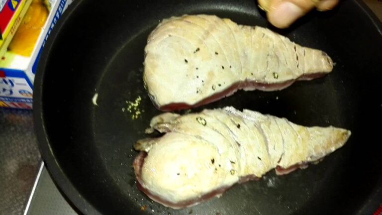 カジキステーキを焼く