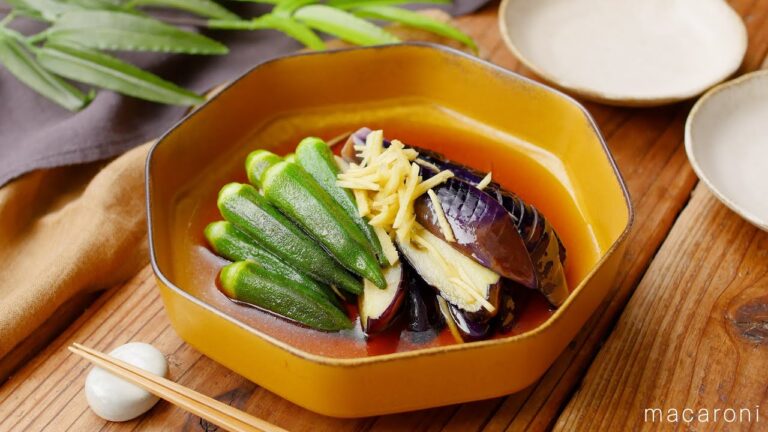 【オクラとなすの焼き浸し】めんつゆで味決まる！なすとオクラを焼いて、めんつゆを使った漬けだれに浸すだけ♪｜macaroni（マカロニ）