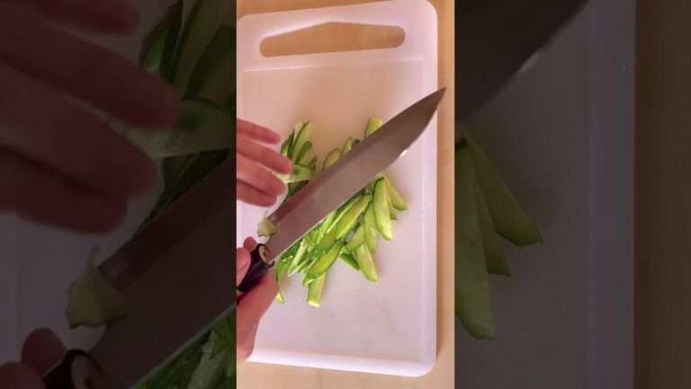 今日の晩ご飯　きゅうりとツナのサラダ　#きゅうり #ツナ缶