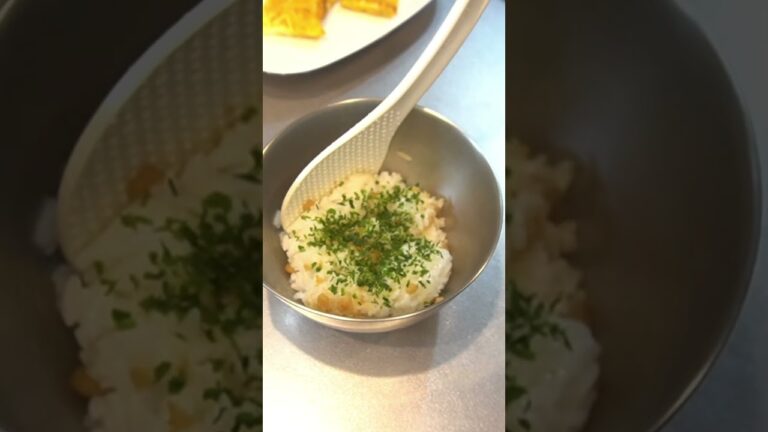 【ずぼら弁当】揚げ玉と青のり/ 玉子焼きのおにぎり