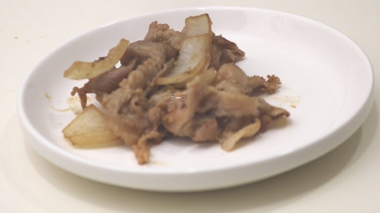 男の簡単手料理！豚と玉ねぎの味噌炒め