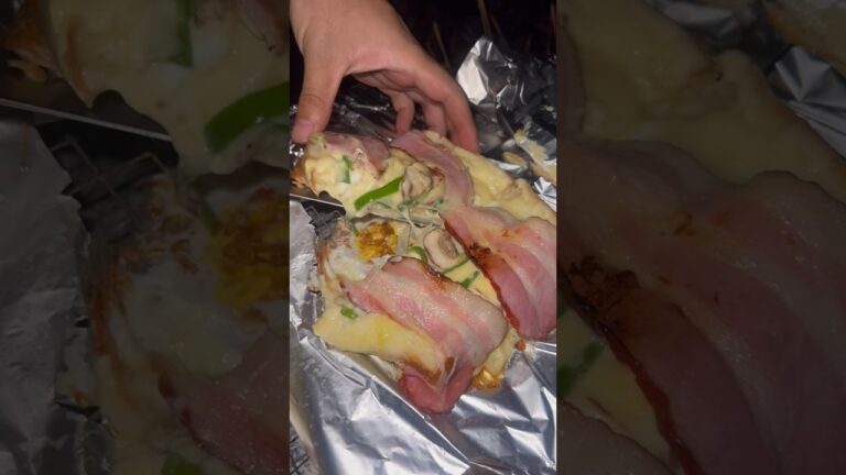 たっぷりチーズと卵とベーコンのトースト　#cooking #outdoorcooking #foodvideo #camping #asmrcooking #toast #cheese #bacon