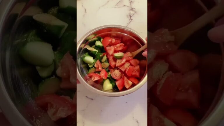 きゅうりとトマトを混ぜるだけの動画 #sarada #cooking #HMcook #shortvideo #followme #shorts