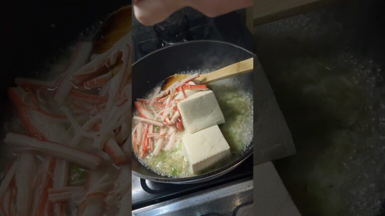 「カニカマと豆腐の卵あんかけ丼」がひかえめに言って旨すぎる。#Shorts　#料理　#shortsfood