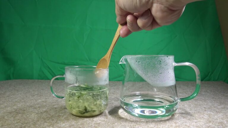 🍵 無印良品「食べるスープ オクラ入りねばねば野菜のスープ」の開封から試飲までを特別にご紹介！🎥