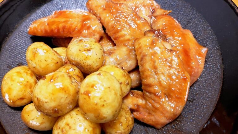 【フライパンで簡単】お肉ほろほろ居酒屋風『手羽先と新じゃがの甘辛煮』の作り方
