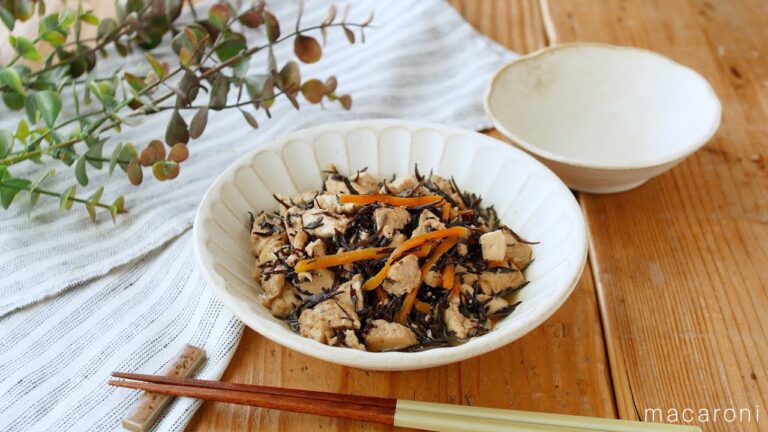 【豆腐とひじきの炒り煮】常備菜にもぴったり！作り置きにもおすすめ♪｜macaroni（マカロニ）