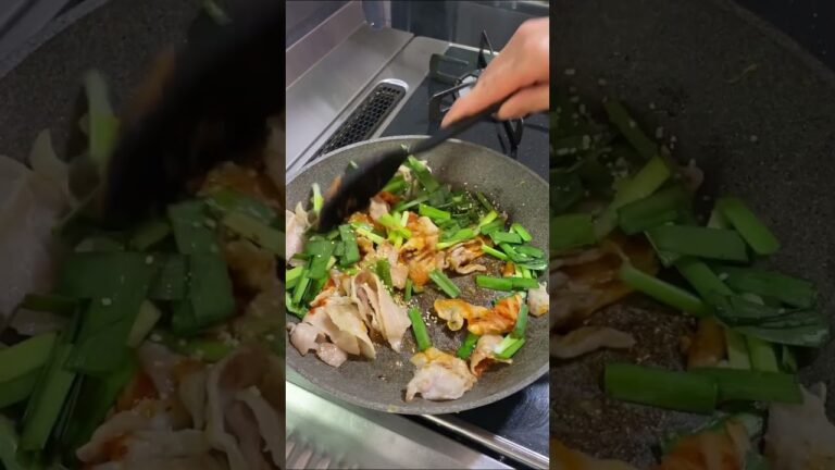 息子喜ぶがっつき飯！豚バラキムチ炒飯 レシピはコメント欄に記載 #shorts