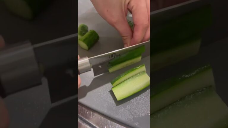 レタスは細めに切る派です。#作り置き #サラダ #shorts #野菜 #切る