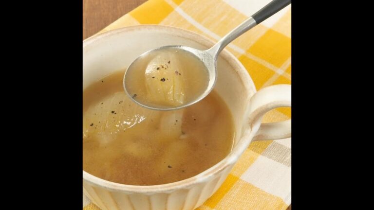 全部レンジで簡単！まるごとトロトロたまねぎのコンソメスープ
