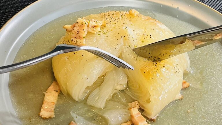 【超絶簡単！】甘い！新玉ねぎを丸ごと煮込むだけで激うまスープができる！とろける美味しさ【玉葱丸ごとスープ】Whole onion soup【home cooking】