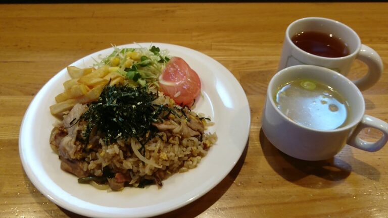 今日の賄い 1/30 「肉入り山菜ピラフ」