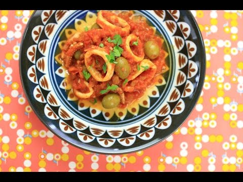 イカとオリーブの南仏風トマト煮込み