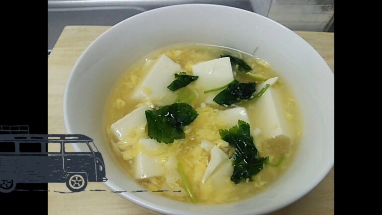【簡単料理】ふわふわ卵と豆腐のスープ　ショウガ汁と三つ葉添え