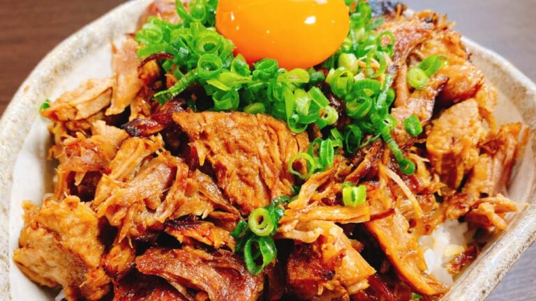 この旨さ…ラーメン屋さん以上。『絶品 やみつき焼豚丼』Top hit in Japan, delicious "addictive Char siu rice bowl"