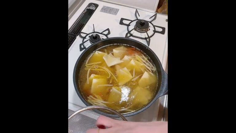 【なんちゃって】ワンタンスープ