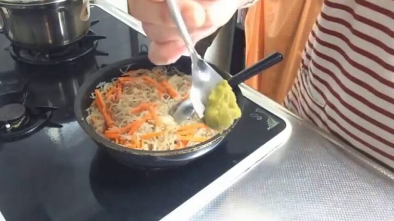 しらたきとツナ缶の柚子こしょう炒め　食べ過ぎた翌日はこれ！